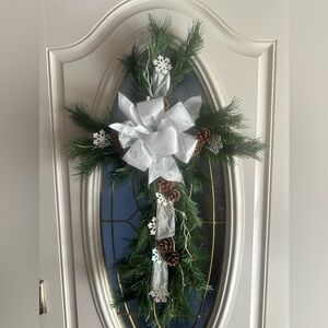 Evergreen cross wreath. NEW